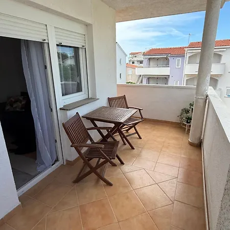 Apartment Apartment Povljana Povljana